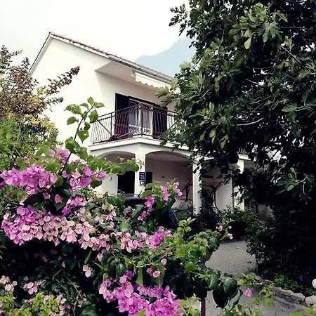 House Maja Podglavica