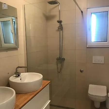 House Maja Apartman *