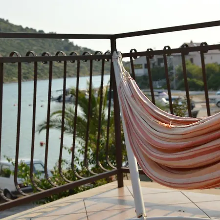 House Maja Apartman Podglavica
